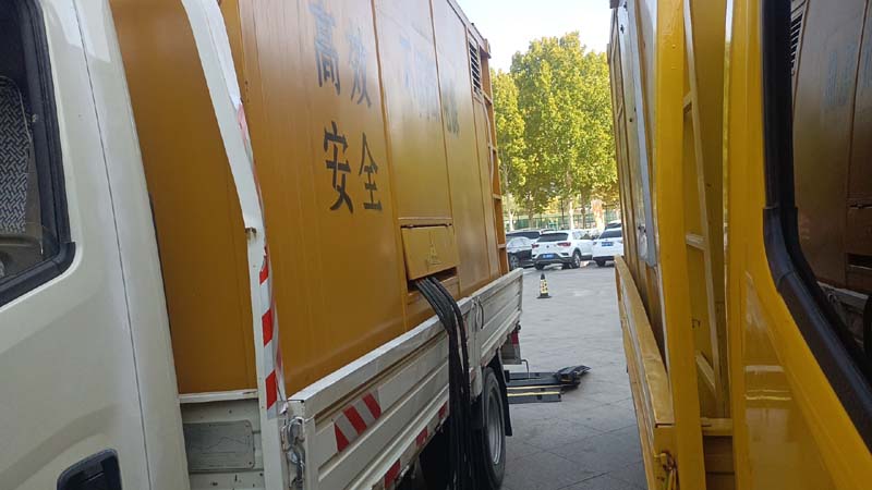 下花园如何判断柴油发电机组和UPS电源的切换时间是否符合要求？